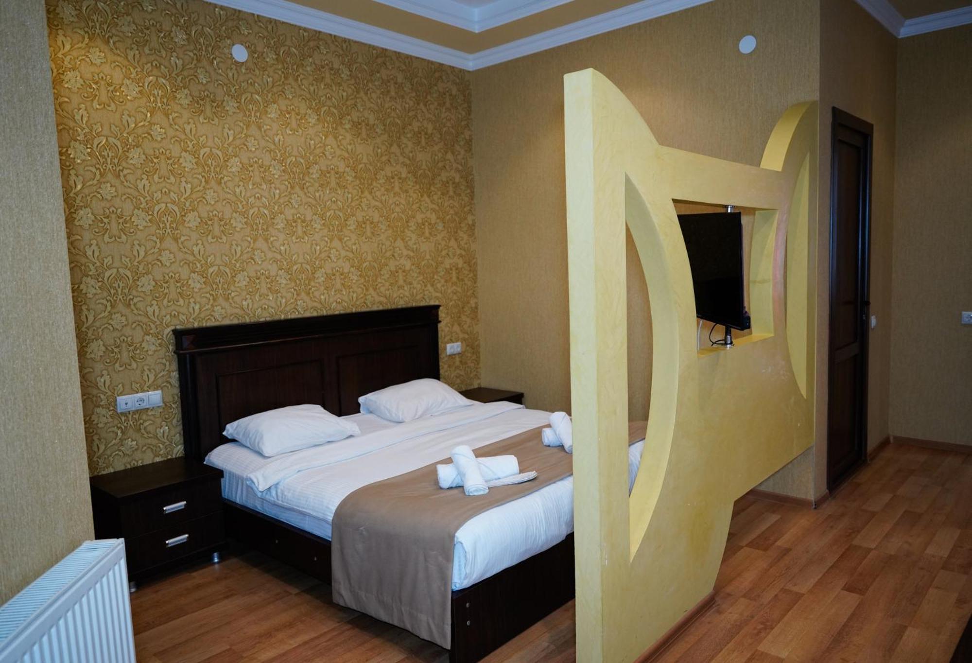 Hotel Monopoli Kutaisi Exterior foto