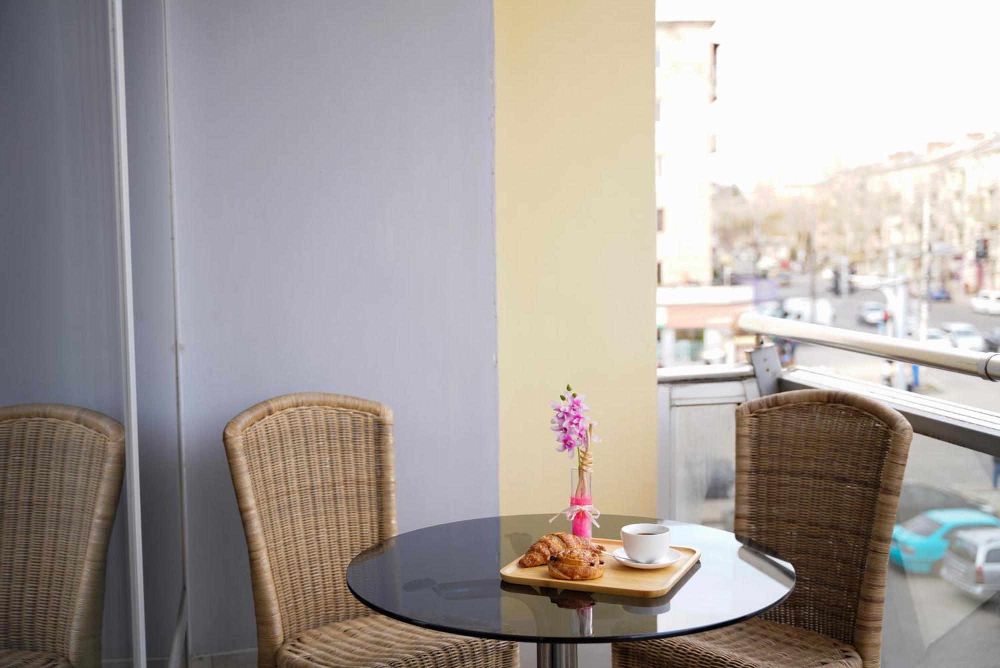 Hotel Monopoli Kutaisi Exterior foto